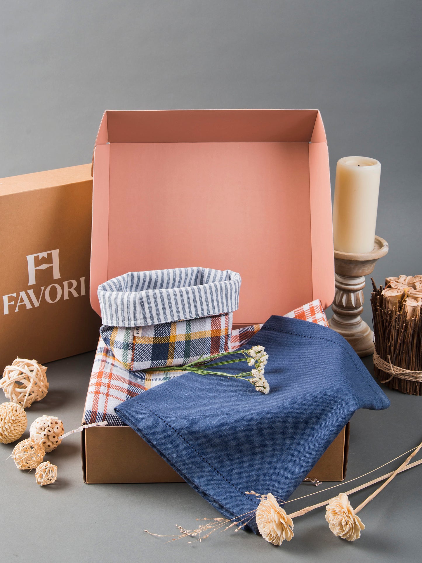 Table Elegance Gift Hamper