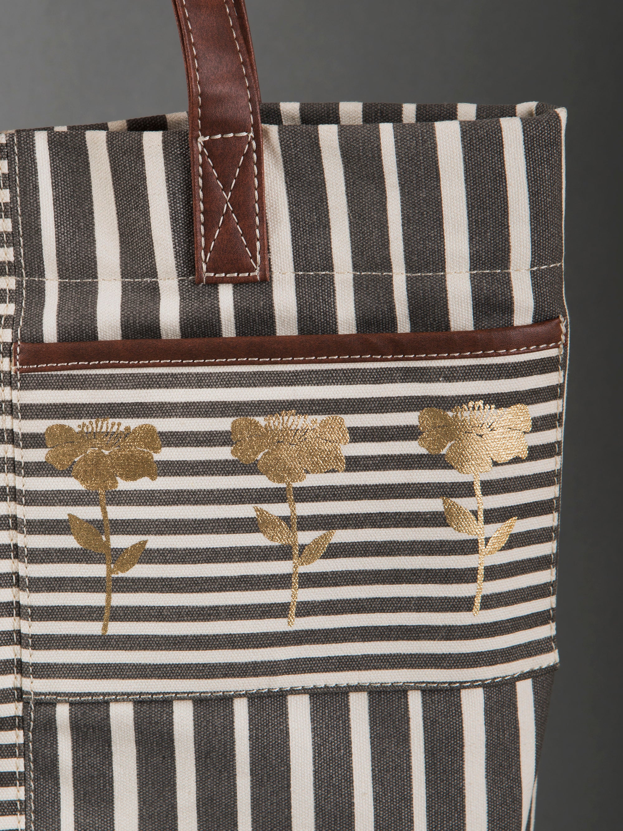 Retro Stripe Ladies Tote Bag with Zip Closure (NEW)