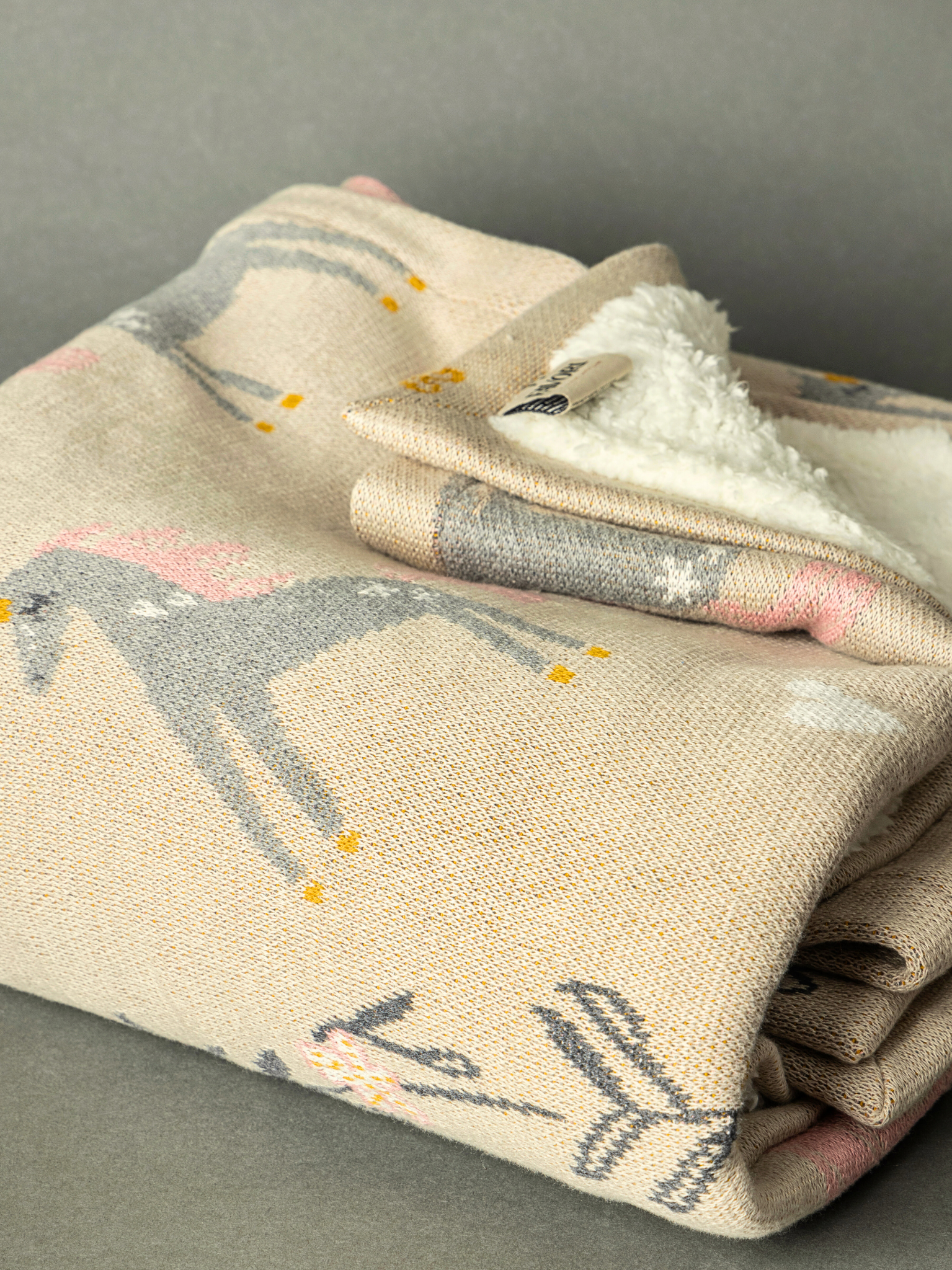 Cotton Knitted Unicorn Design Blanket With Sherpa For Kids