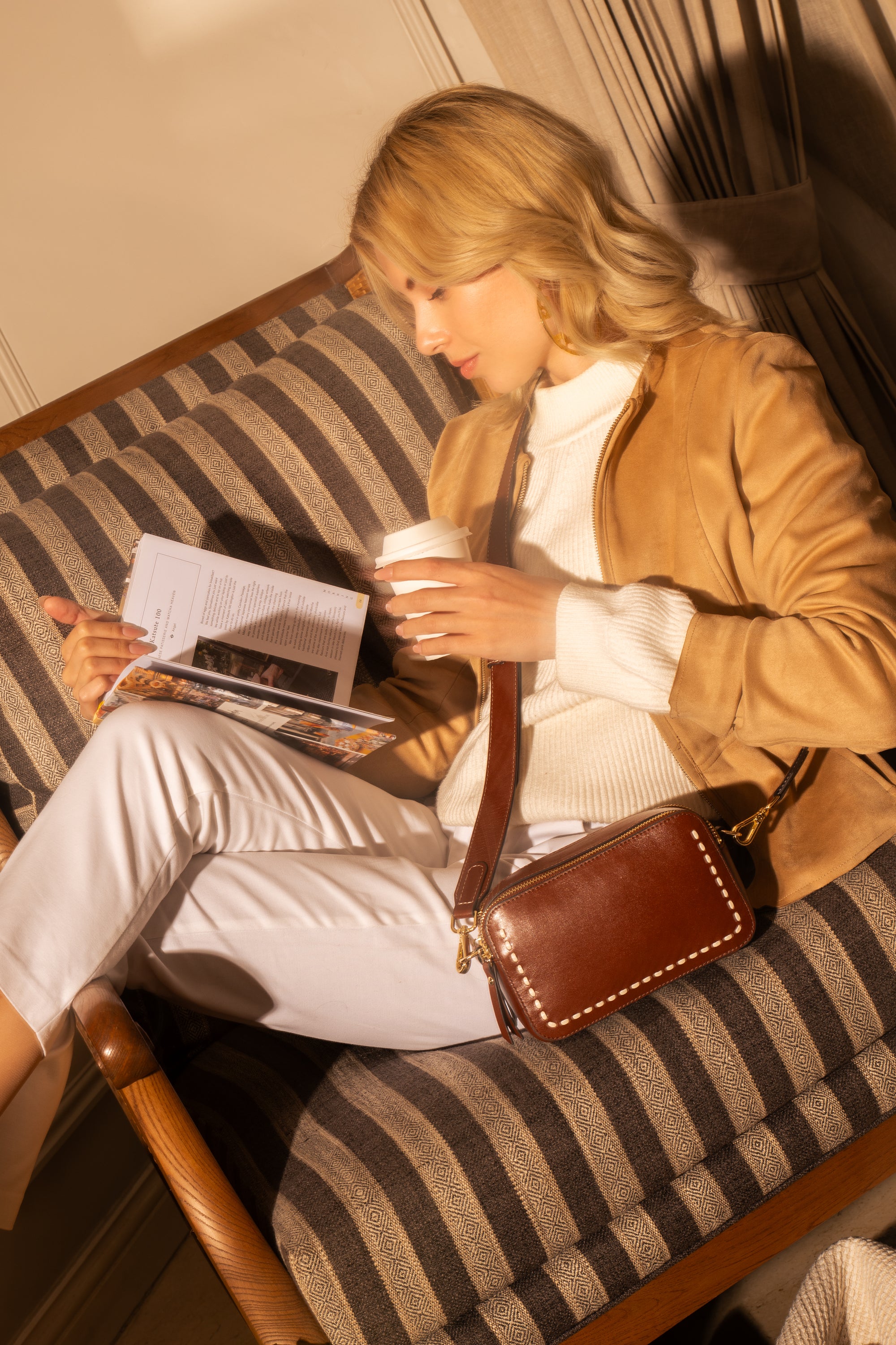 Odette -Ladies Leather Crossbody bag, Cognac