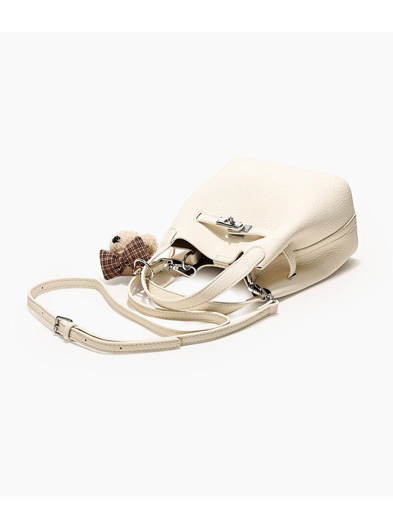 Noelle - Ladies Bucket Bag with Teddy Bear charm, faux leather | Ivory