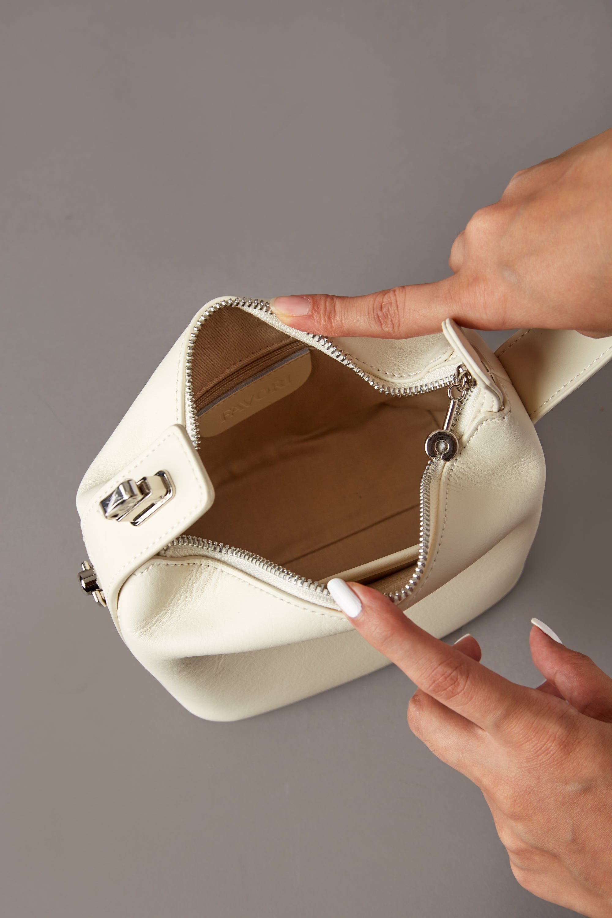 Liora - Ladies Leather Handbag | Ivory
