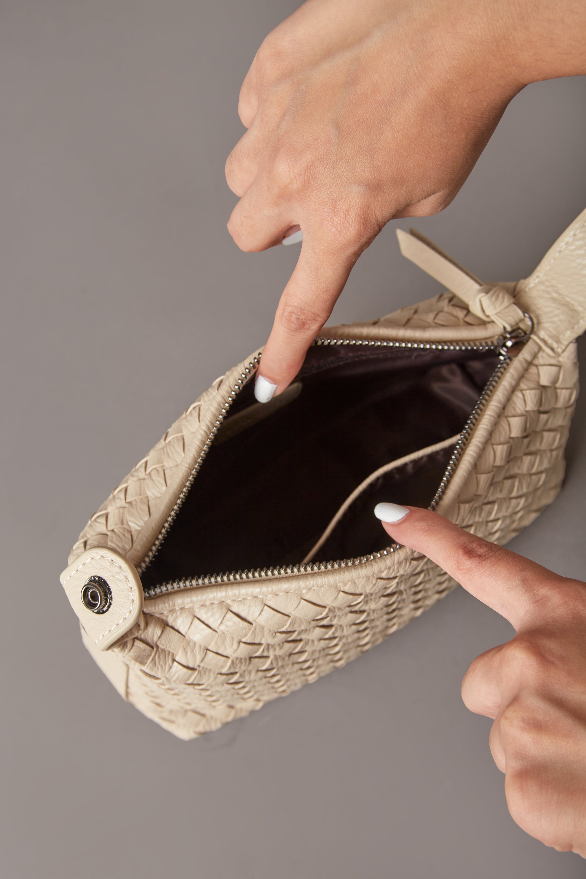 Fero - Ladies Woven Handbag, Faux Leather | Pearl white