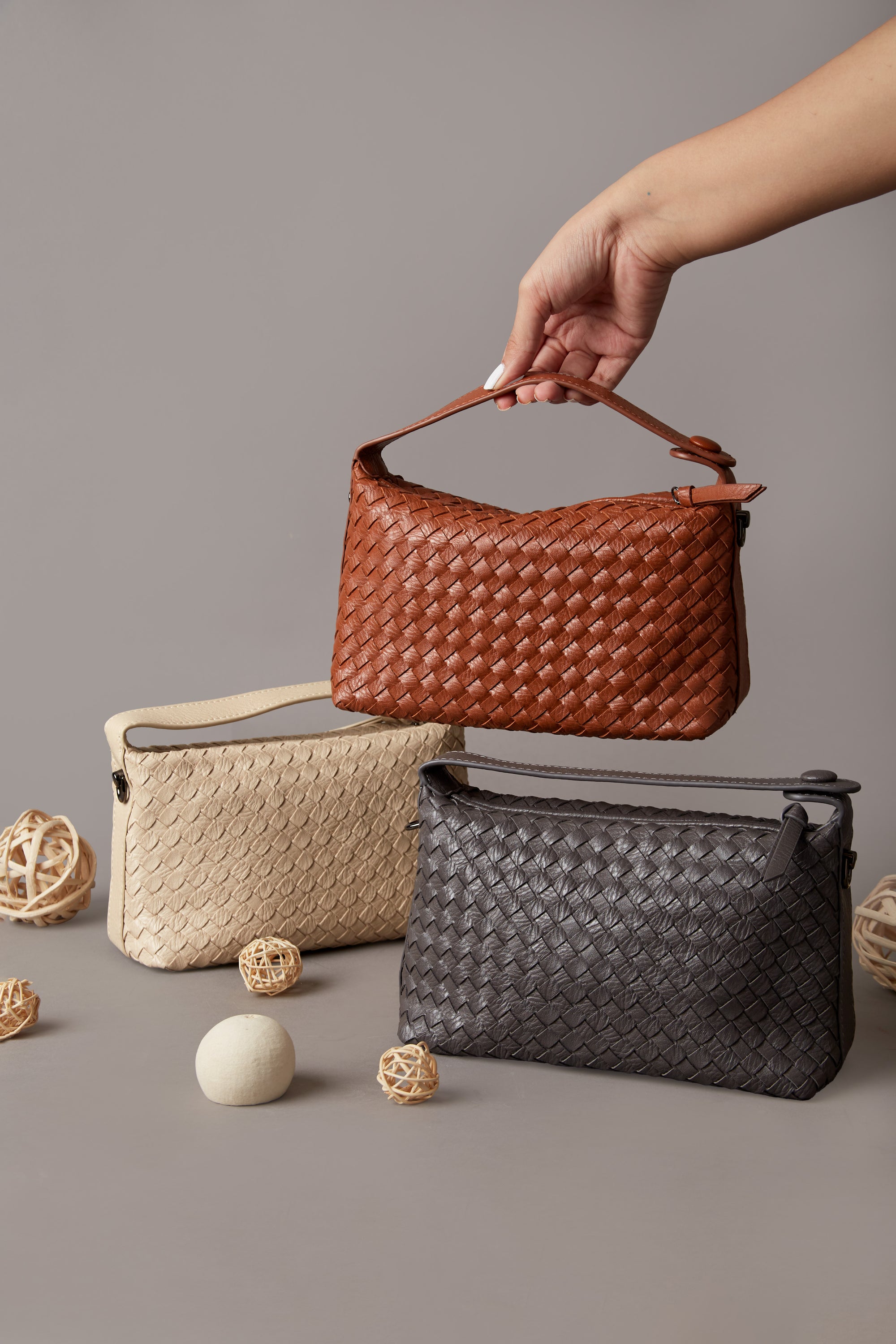 Fero - Ladies Woven Handbag, Faux Leather | Pearl white
