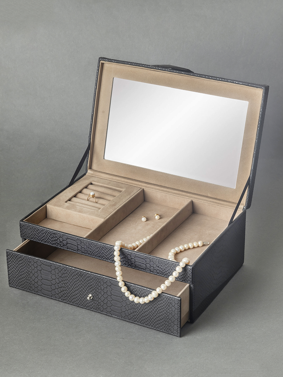 Elegant Jewelry box in faux leather croco design