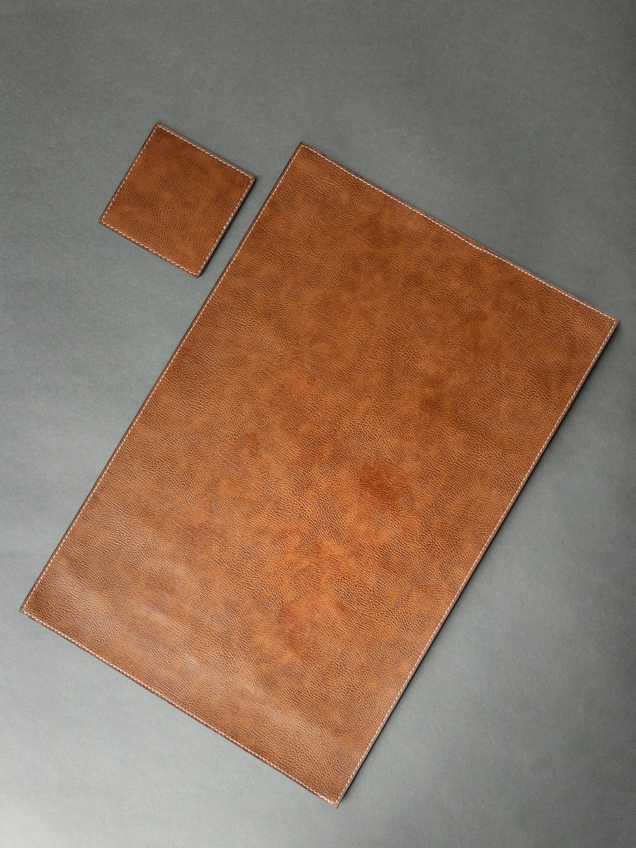 Placemats and Coasters Set of 4 placemats and 4coasters in Faux Leather